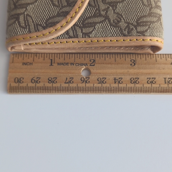 Dooney & Bourke Maritime Continental Clutch Wallet - Picture 14 of 16